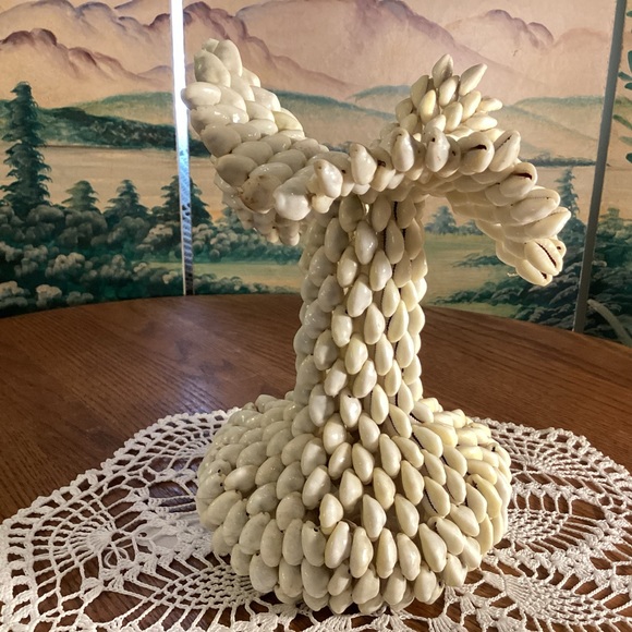 Vintage woven Cowerie sea shell Art vase - Picture 3 of 6